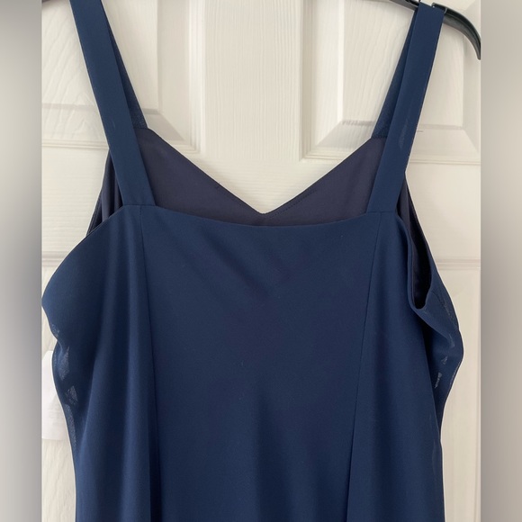 NWT Gorgeous long dress with beautiful design - Picture 5 of 8